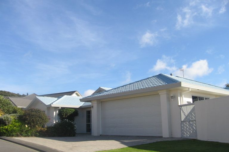 Photo of property in 5 Mariners Way, Whitby, Porirua, 5024