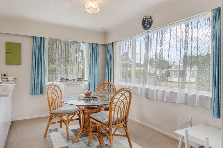 Photo of property in 35 Highbury Drive, Levin, 5510