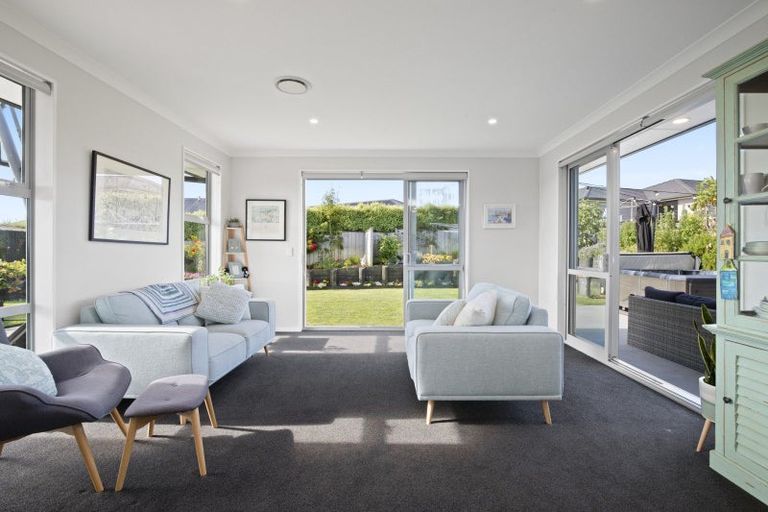 Photo of property in 120 Lisle Farm Drive, Pukekohe, 2120