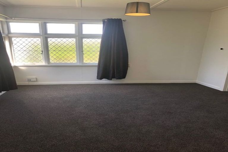 Photo of property in 15 Paritutu Road, Spotswood, New Plymouth, 4310