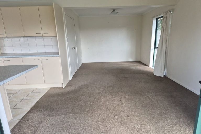Photo of property in 106a Awaruku Road, Torbay, Auckland, 0630
