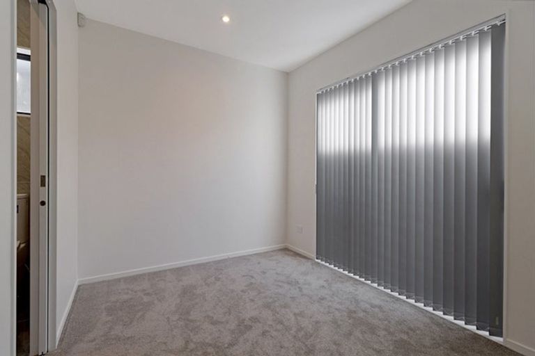 Photo of property in 2/3238 Great North Road, New Lynn, Auckland, 0600