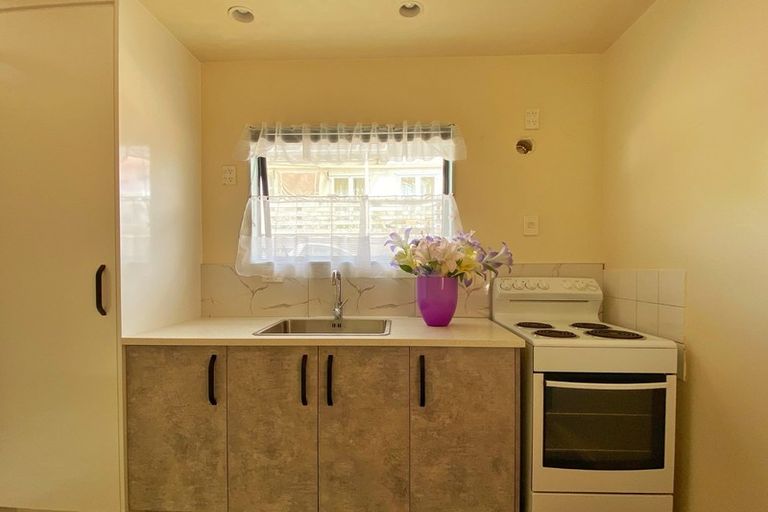 Photo of property in 27 Glendene Avenue, Glendene, Auckland, 0602