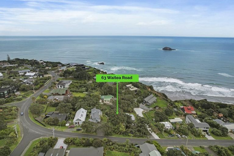 Photo of property in 63 Waitea Road, Muriwai, 0881