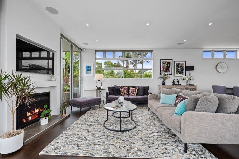 Photo of property in 2/2a Earnoch Avenue, Takapuna, Auckland, 0622