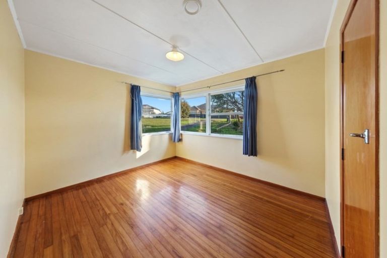 Photo of property in 22 Victoria Avenue, Waiuku, 2123