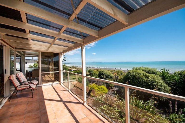 Photo of property in 237 Clifton Road, Te Awanga, 4102