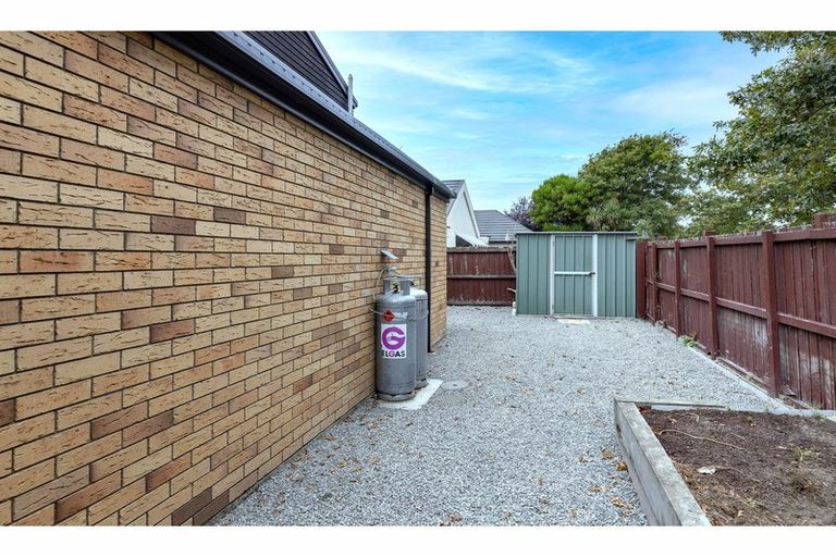 Photo of property in 22 Mervyn Drive, Avondale, Christchurch, 8061