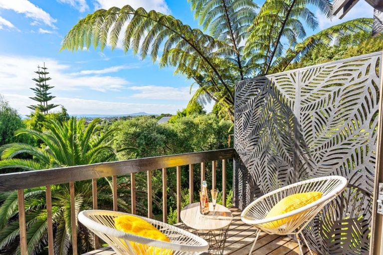 Photo of property in 1/813 East Coast Road, Northcross, Auckland, 0630