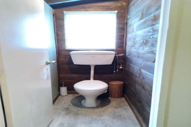 Photo of property in 252 Sturges Road, Henderson, Auckland, 0612