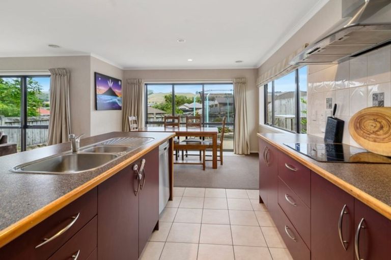 Photo of property in 33 Mccahon Drive, Pukehangi, Rotorua, 3015