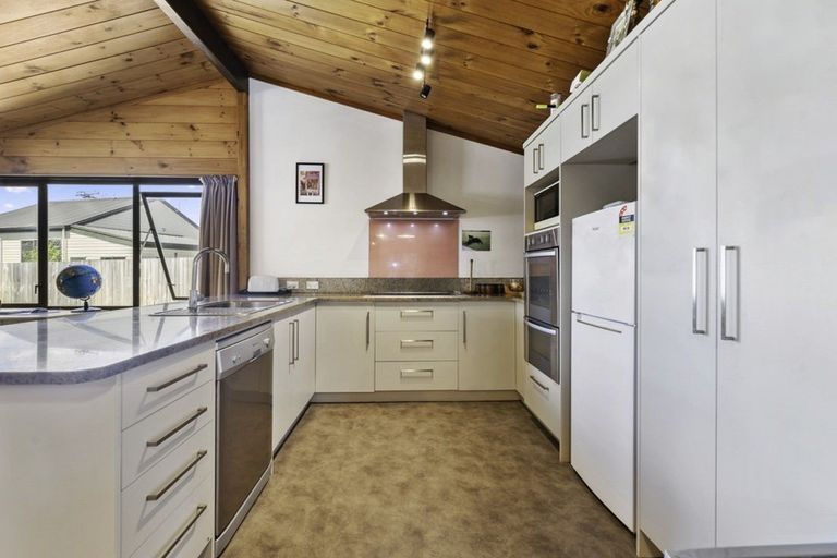 Photo of property in 6 Tuara Place, Rotorua, 3010