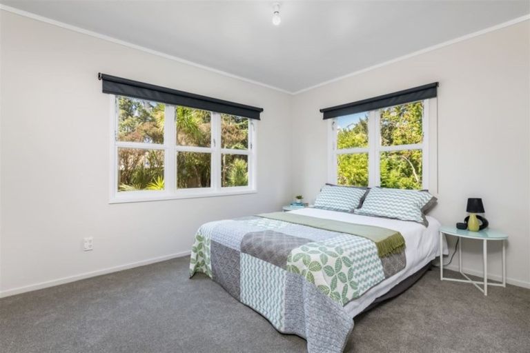 Photo of property in 166 Edmonton Road, Te Atatu South, Auckland, 0610