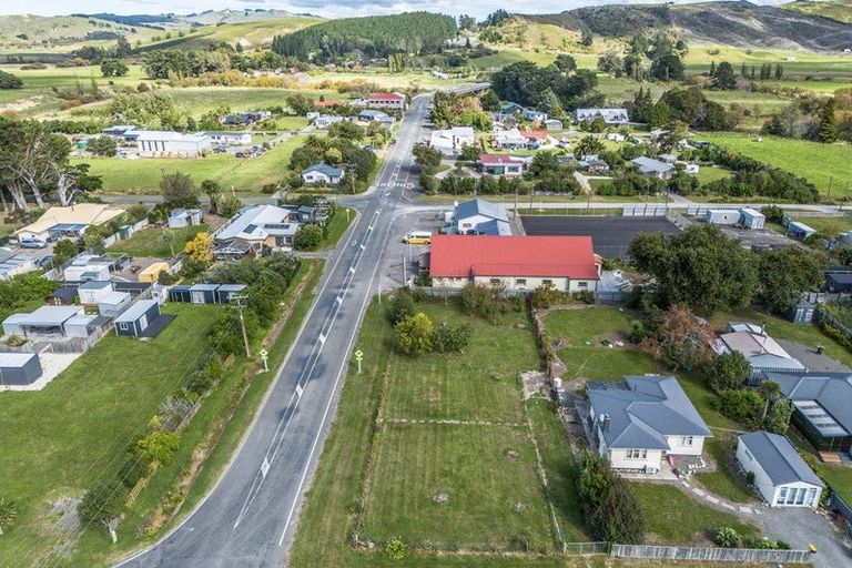 Photo of property in 10 Dundas Street, Porangahau, 4291