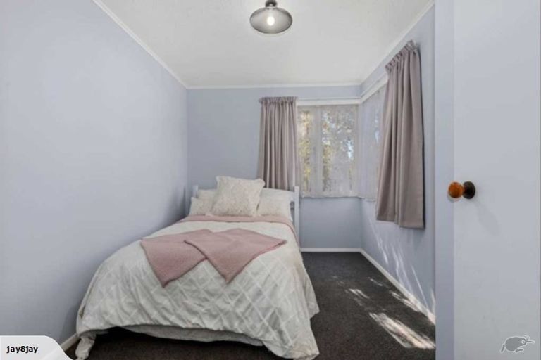 Photo of property in 1289 High Street, Taita, Lower Hutt, 5011