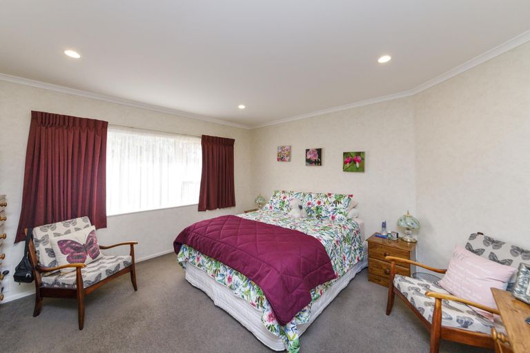 Photo of property in 44 Peter Hall Drive, Kelvin Grove, Palmerston North, 4414