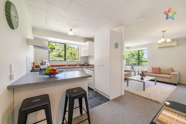 Photo of property in 13 Barberry Grove, Maungaraki, Lower Hutt, 5010