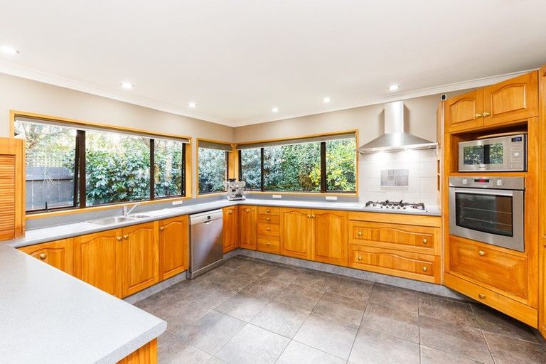 Photo of property in 4 Dresdan Court, Hokowhitu, Palmerston North, 4410