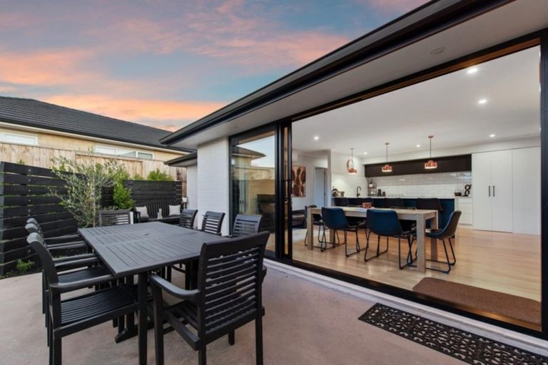 Photo of property in 98 Puhirake Crescent, Pyes Pa, Tauranga, 3112