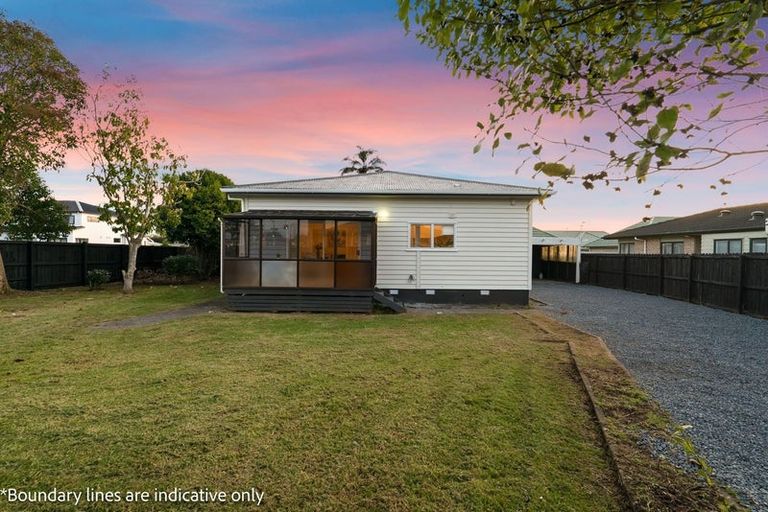 Photo of property in 76 Manuroa Road, Takanini, 2112