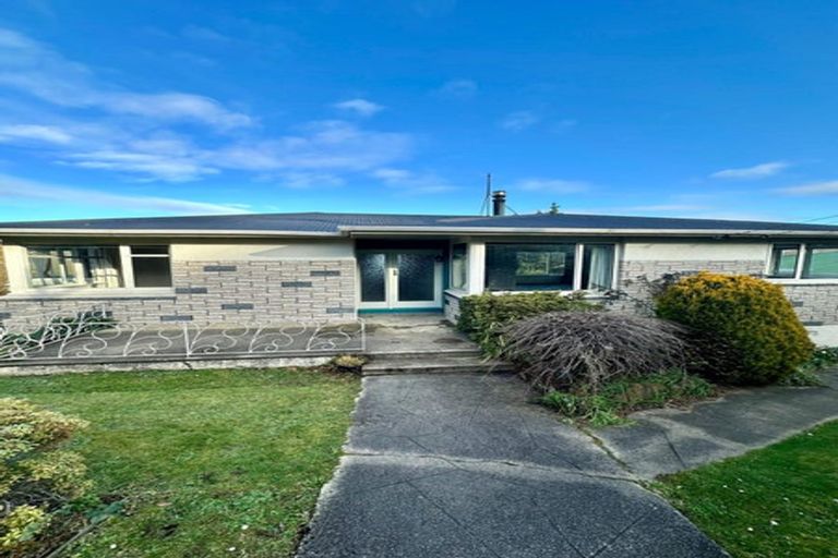 Photo of property in 16 Waldron Crescent, Green Island, Dunedin, 9018