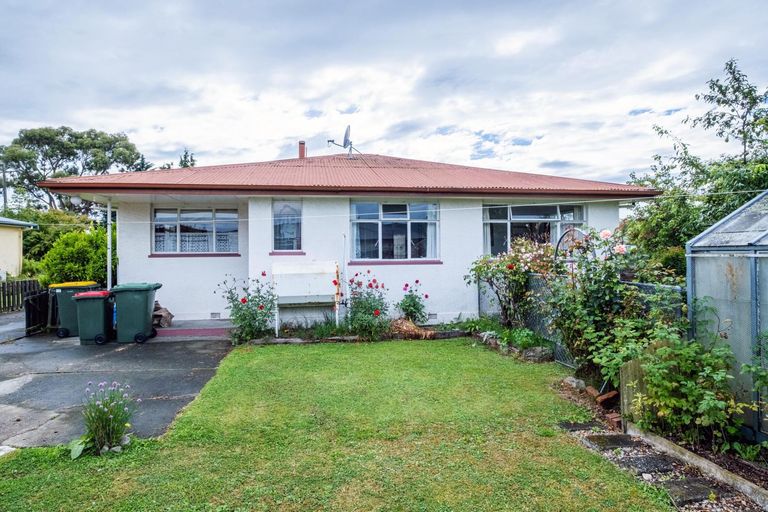 Photo of property in 1 Regent Street, Waimate, 7924