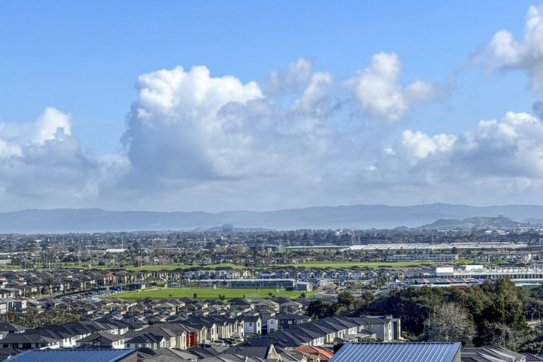 Photo of property in 6 Mill Hill Close, Flat Bush, 2019