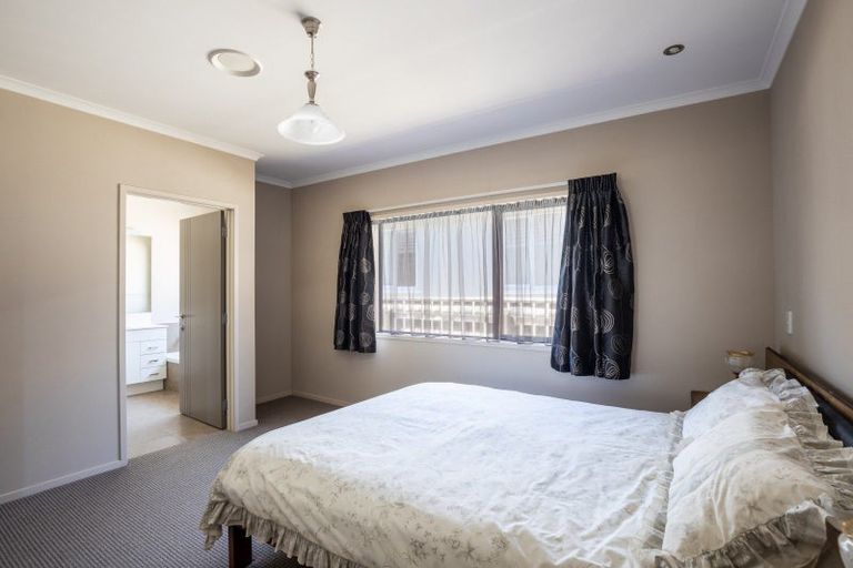 Photo of property in 59 Lismore Street, Merrilands, New Plymouth, 4312