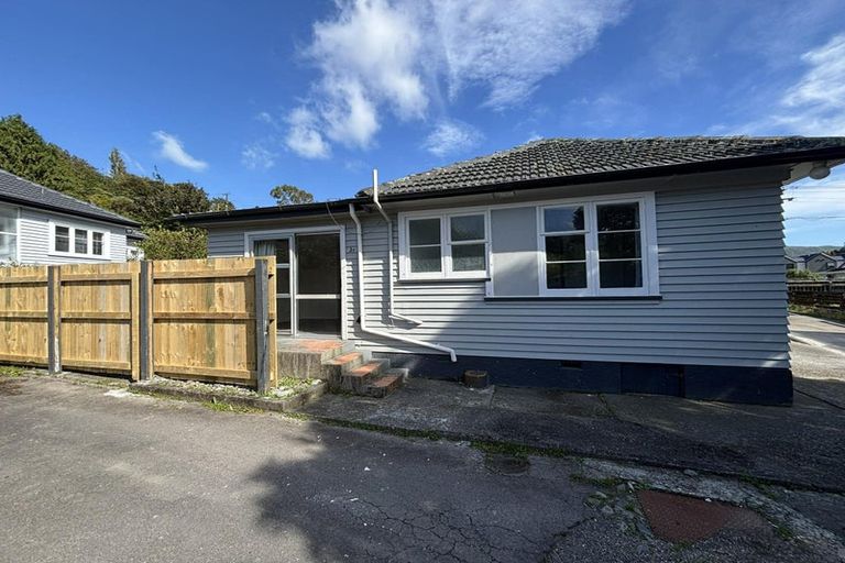 Photo of property in 3b Kopara Grove, Stokes Valley, Lower Hutt, 5019