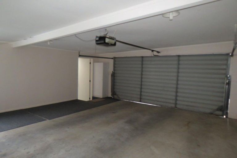 Photo of property in 66 Waiwaka Terrace, Strandon, New Plymouth, 4312