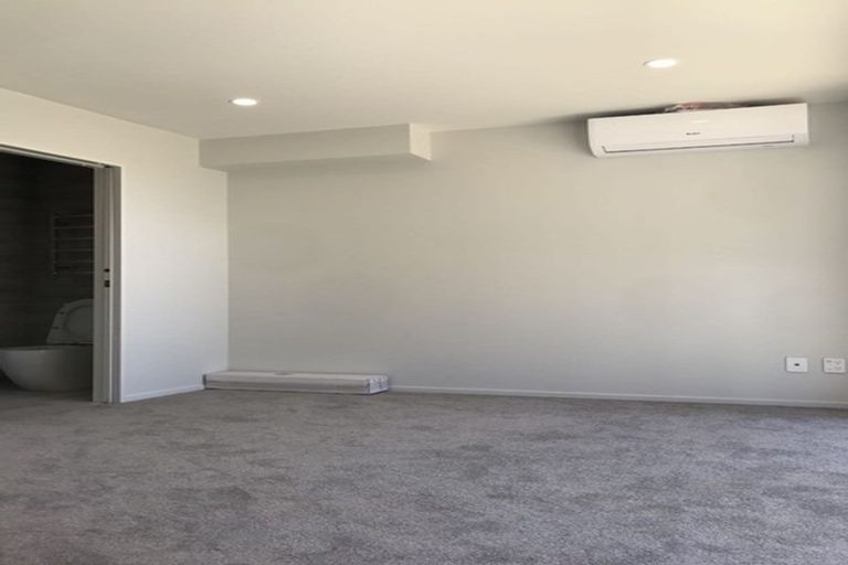 Photo of property in 3 Gamble Way, Massey, Auckland, 0614