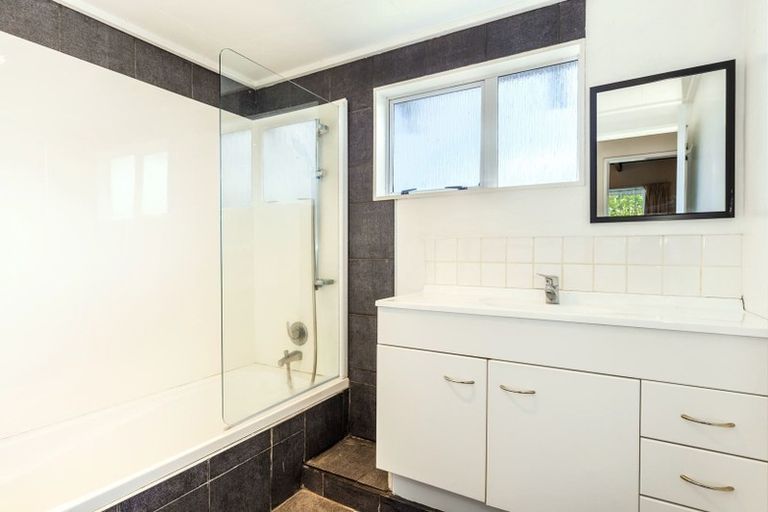 Photo of property in 1/27 Tobin Place, Richmond Heights, Taupo, 3330