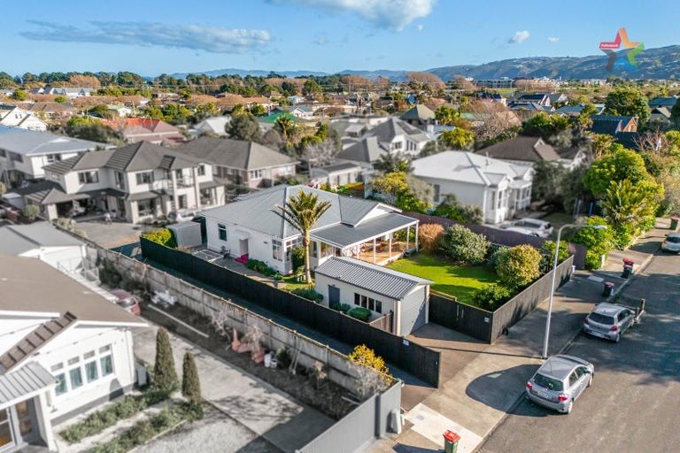 Photo of property in 11 Wai-iti Crescent, Woburn, Lower Hutt, 5010