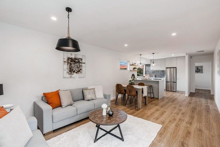 Photo of property in 243a Glengarry Road, Glen Eden, Auckland, 0602