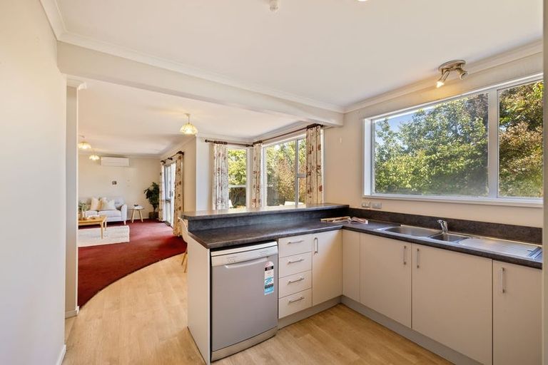 Photo of property in 10 Sophora Place, Parklands, Christchurch, 8083