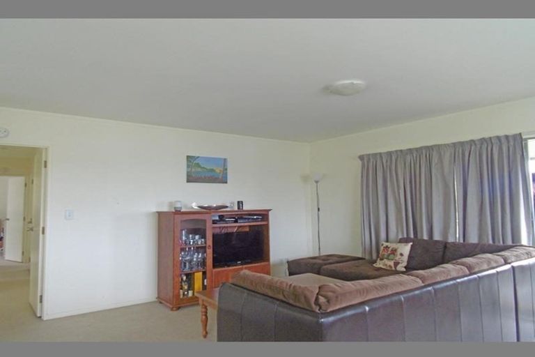 Photo of property in 15 Orchard Road, Browns Bay, Auckland, 0630