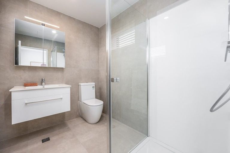 Photo of property in 9b Treasury Place, Onehunga, Auckland, 1061