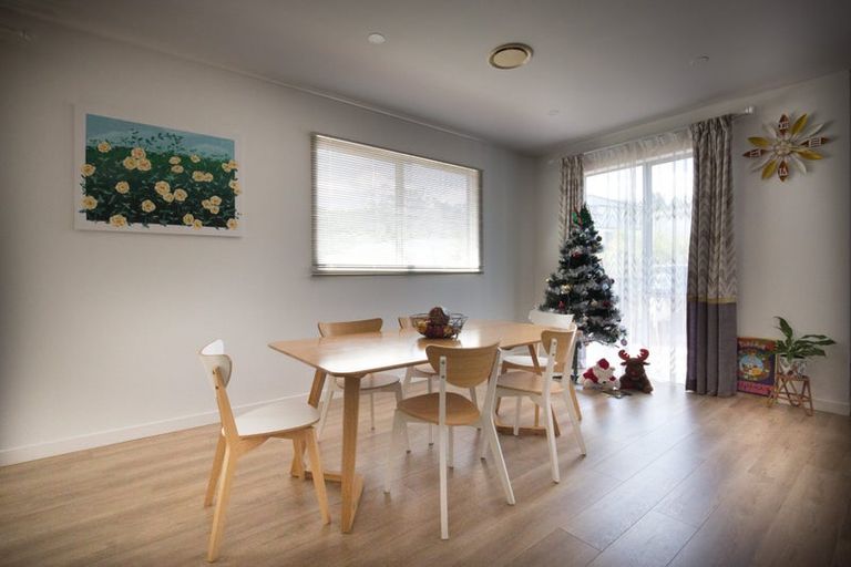 Photo of property in 102 Admirals Court Drive, Greenhithe, Auckland, 0632