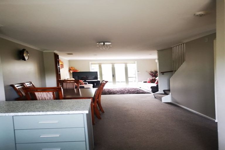 Photo of property in 24 Barnea Circle, Glen Eden, Auckland, 0602