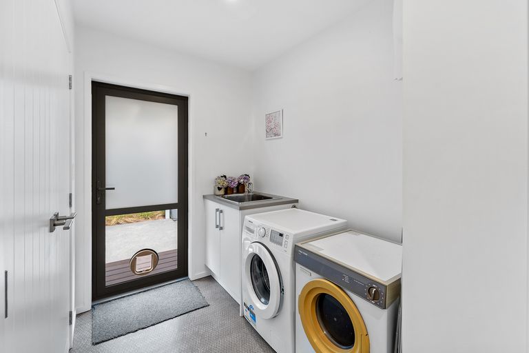 Photo of property in 6 Laly Haddon Place, Matakana, Warkworth, 0985