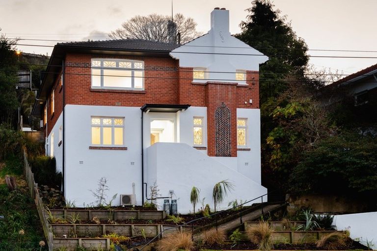 Photo of property in 104 Forbury Road, Saint Clair, Dunedin, 9012