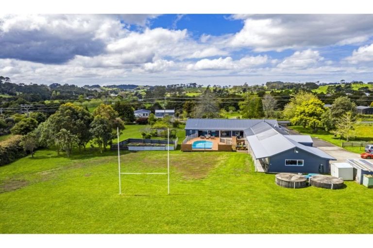 Photo of property in 515 Whitehills Road, Waitoki, Silverdale, 0994