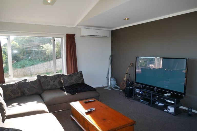 Photo of property in 15 Poneke Drive, Waikanae, 5036