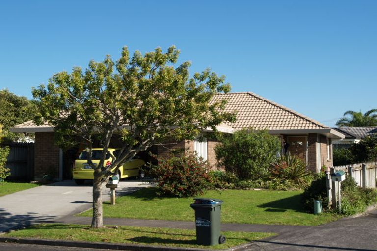 Photo of property in 1/9 Travers Place, Northpark, Auckland, 2013