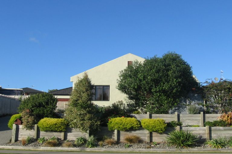 Photo of property in 107 Realm Drive, Paraparaumu, 5032