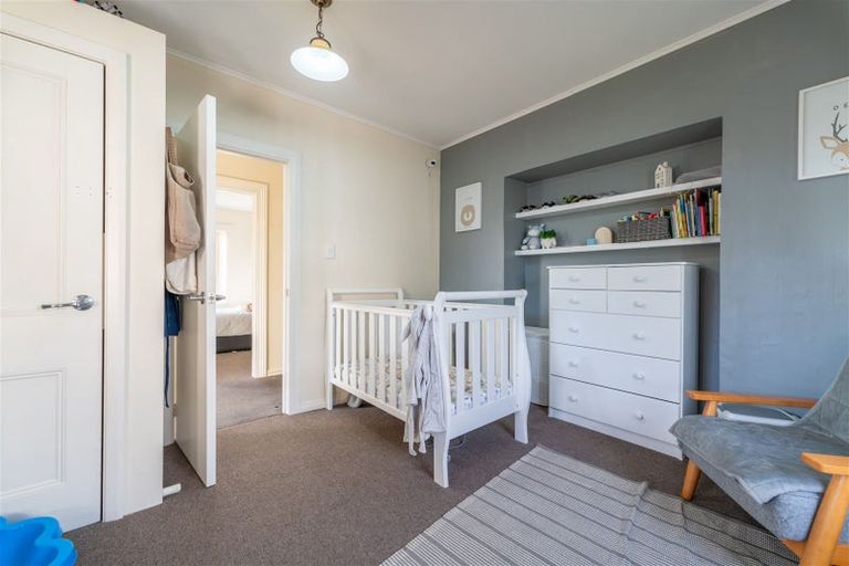 Photo of property in 19 Avenue Road, West End, Timaru, 7910