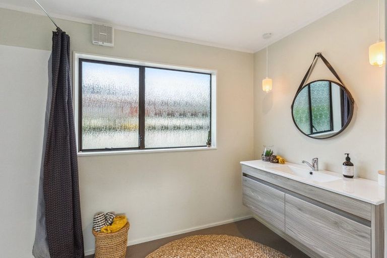 Photo of property in 38 Kapanui Road, Waikanae, 5036