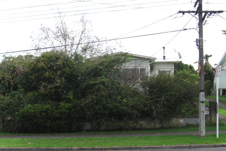 Photo of property in 111 Glendale Road, Glen Eden, Auckland, 0602