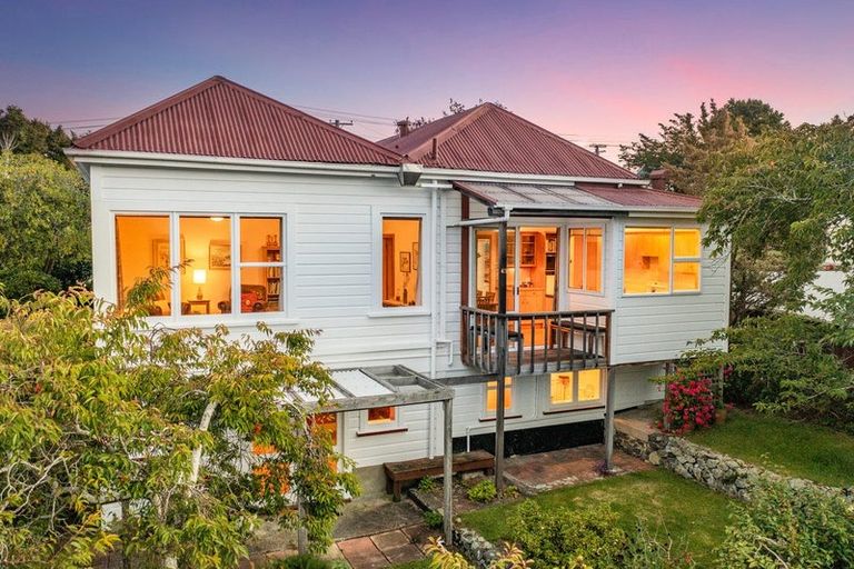 Photo of property in 17 Brownville Crescent, Maori Hill, Dunedin, 9010