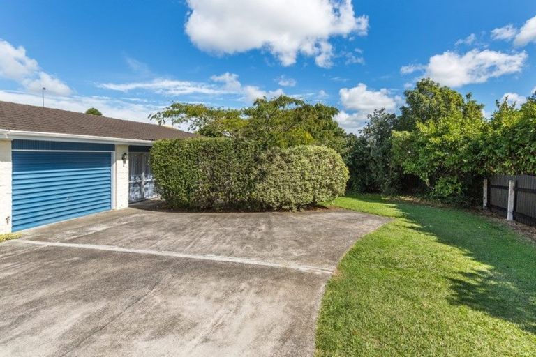 Photo of property in 2/6 Hemsway Place, Sunnyhills, Auckland, 2010